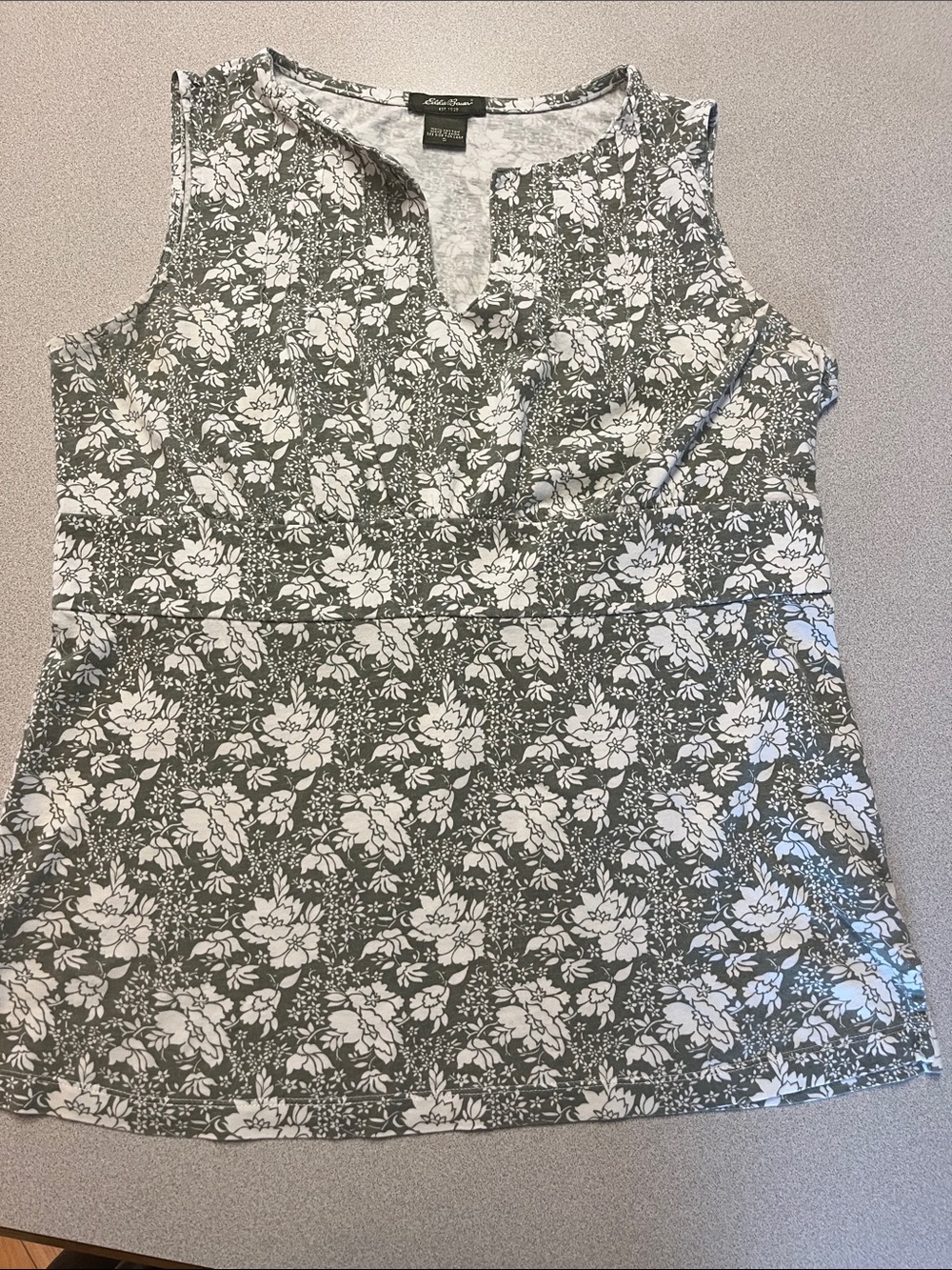 Eddie Bauer Grey and White Floral Sleeveless Split-Neck Camisole